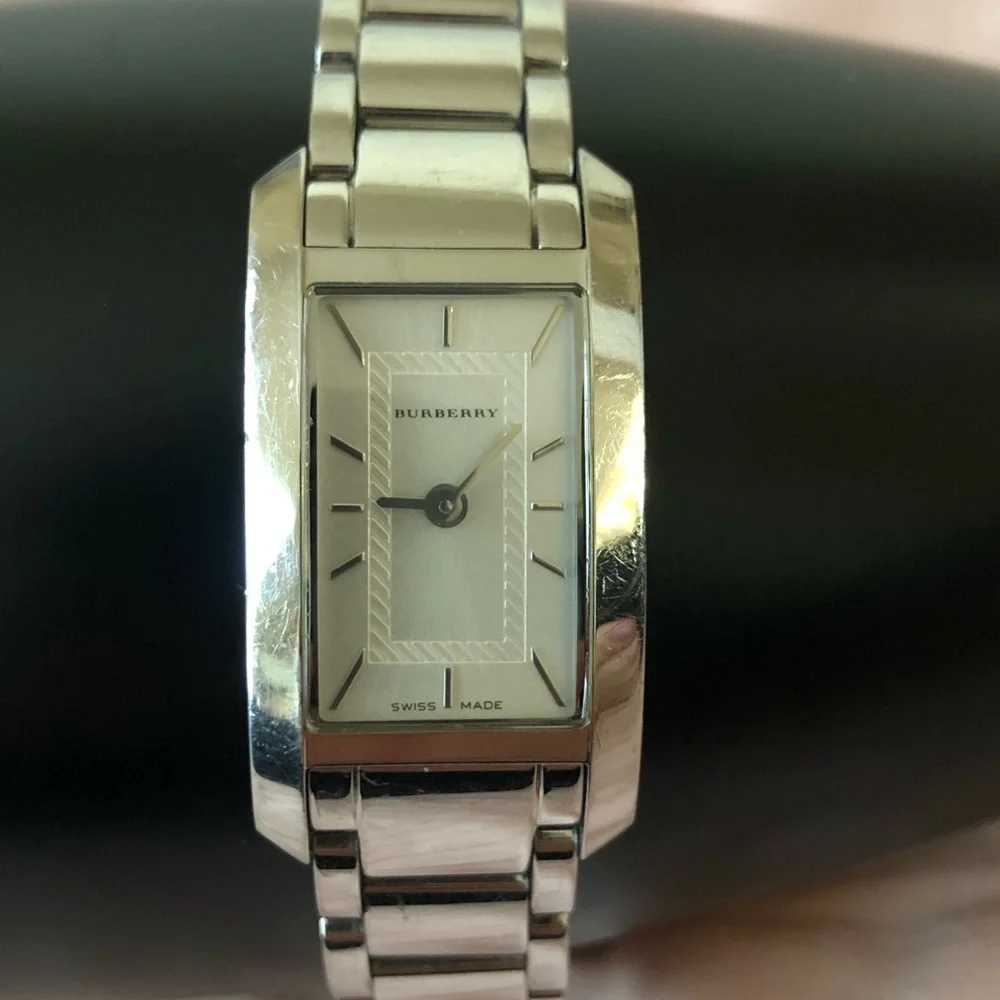 Burberry watch women’s - Picture 3 of 9
